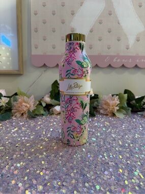 NWT Lilly Pulitzer 20 oz Stainless Steel Water Bottle in “Via Amore Spritzer”